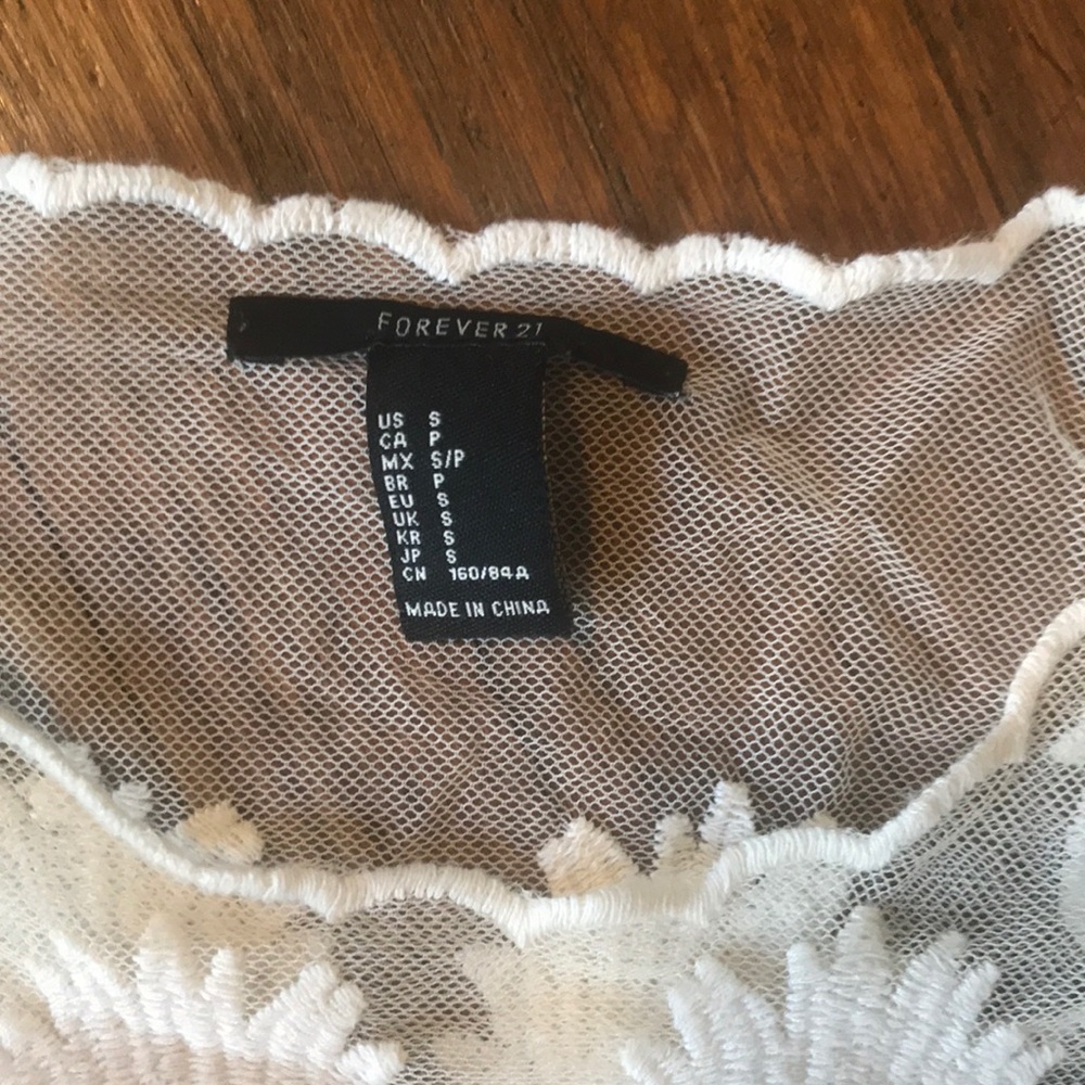 Lace top - Picture 3 of 4